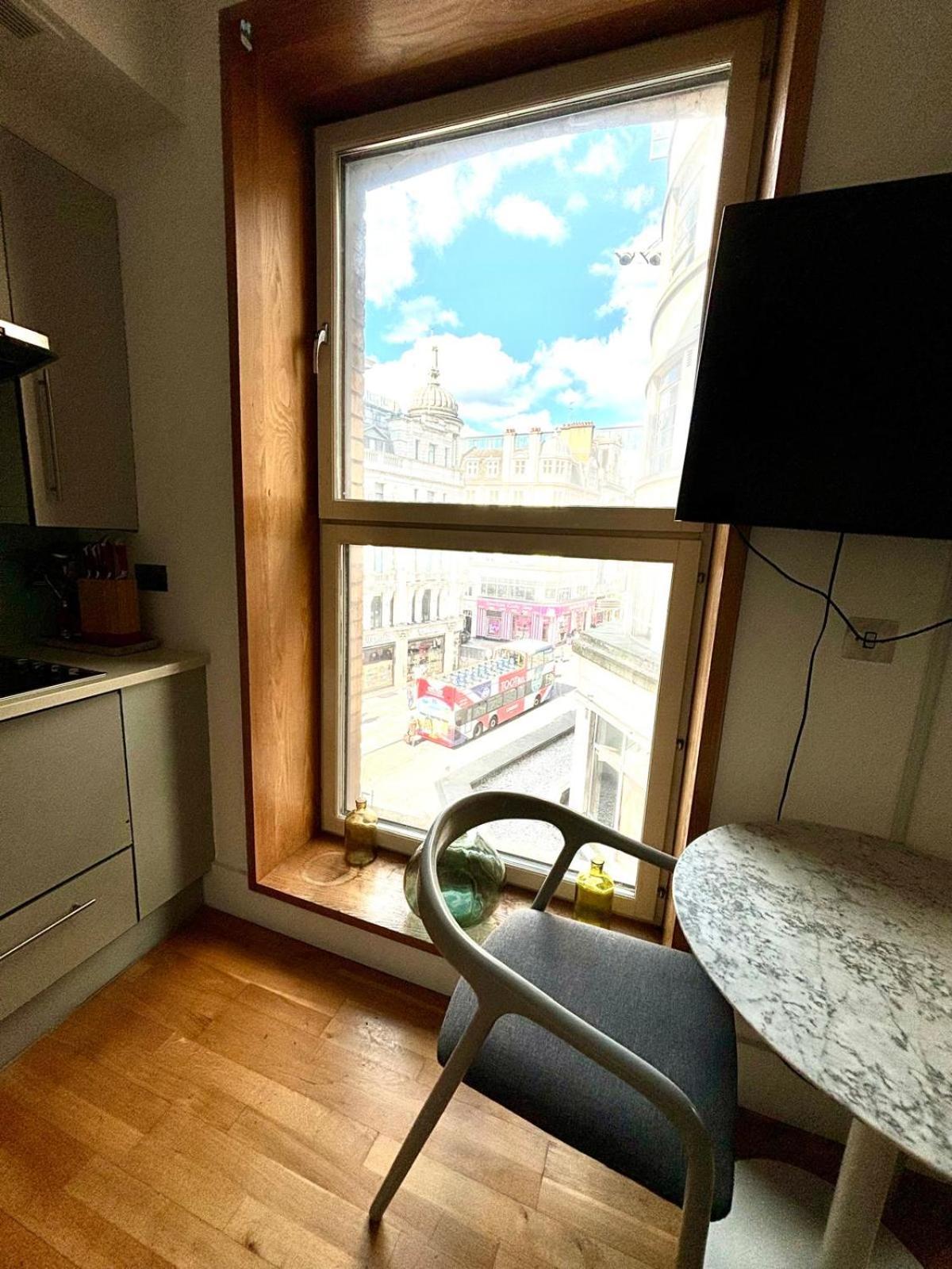 1 Bedroom In Piccadilly Circus St James Cov1 London Eksteriør bilde